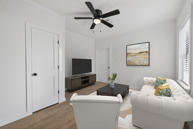 Building Photo - 2202 Hutchins St