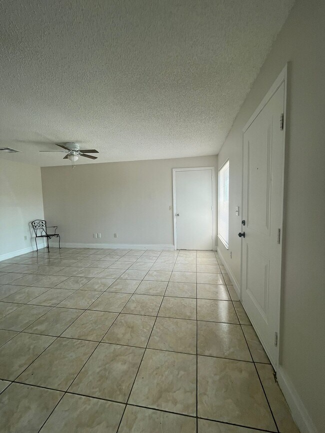 Building Photo - 3519 Benito Juarez Cir