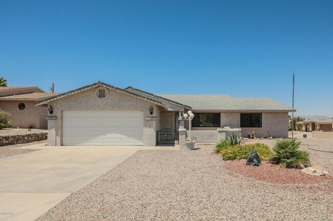 Building Photo - Unfurnished Long Term House! Price Adjustm...