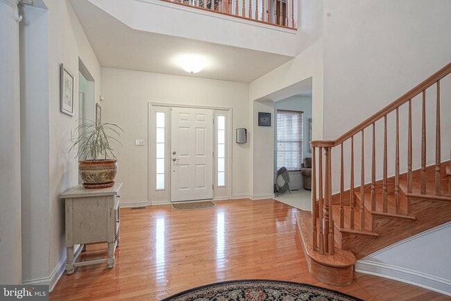 Building Photo - 142 White Cedar Dr