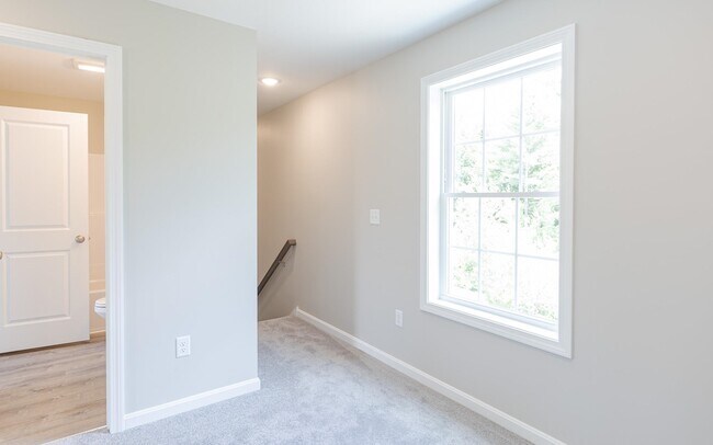 Building Photo - 142 Whitcomb Rd
