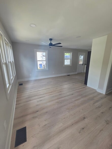 Building Photo - 118 Sunset Ln