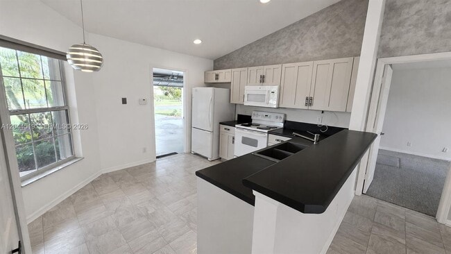 Building Photo - 547 High Hawk Cir