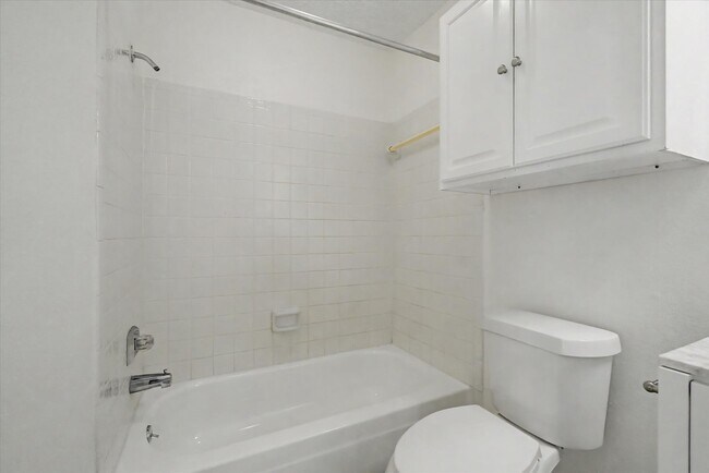Building Photo - 12500 Brookglade Cir