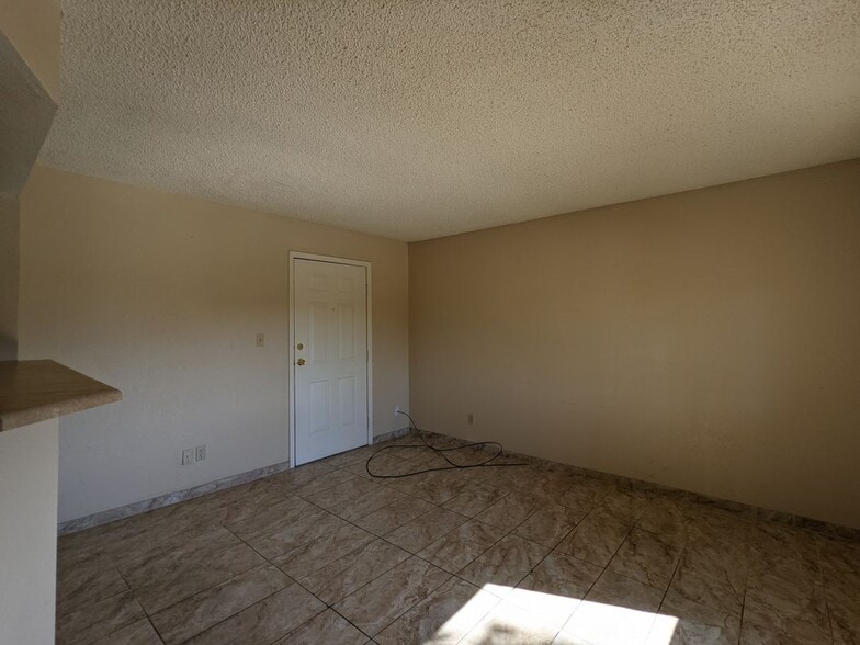 Primary Photo - 3535 W Tierra Buena Ln