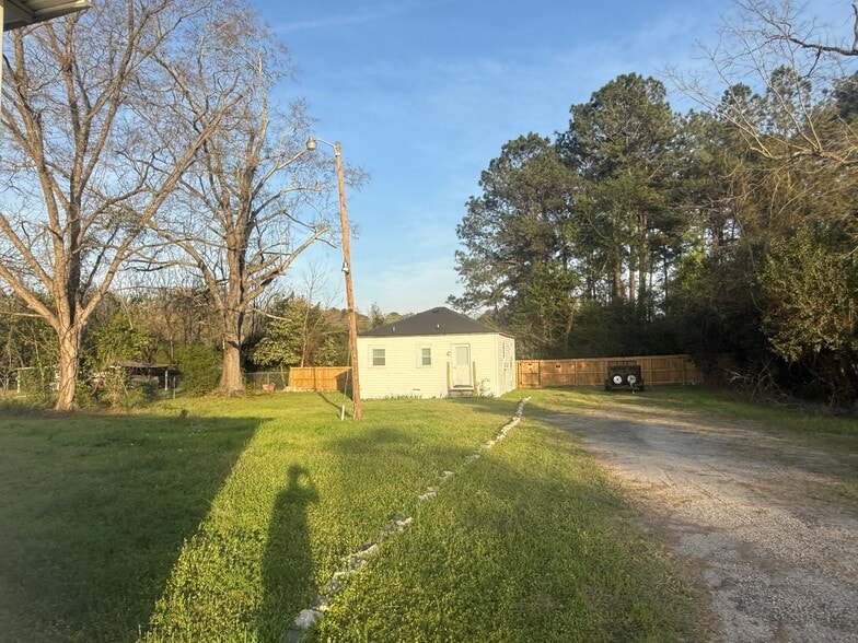 Building Photo - 2602 S Purvis Dr