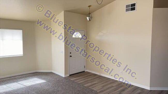 Building Photo - Just listed in Victorville!!!