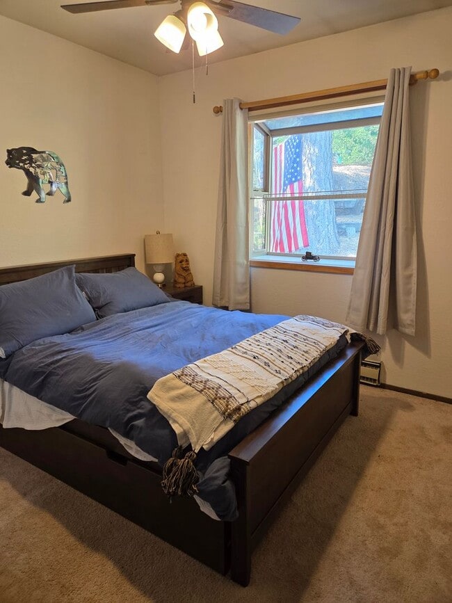 Building Photo - Spacious 3 Bedroom, 2 Bath Home with Bonus...