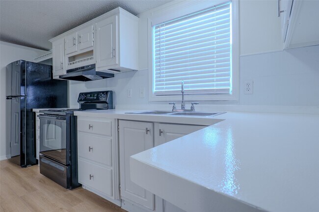Building Photo - 20511 N Navasota St
