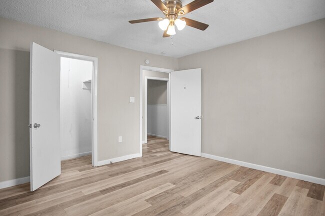 Building Photo - 4309 42nd St