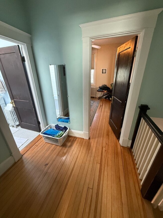 Building Photo - 1349 W 41st St