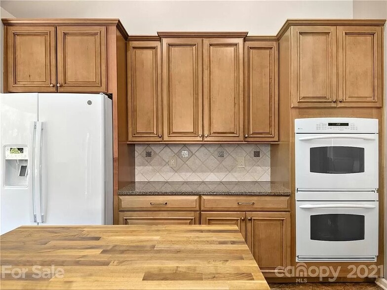 Kitchen view 2 - 50 Clear Creekside Dr