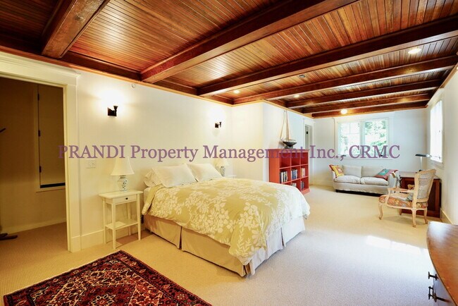 Building Photo - Exquisite Mill Valley Home.