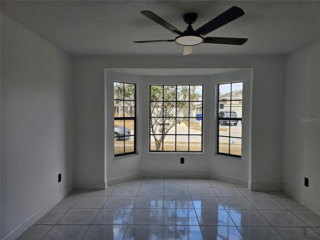 Building Photo - 826 N Horseshoe Bay Dr