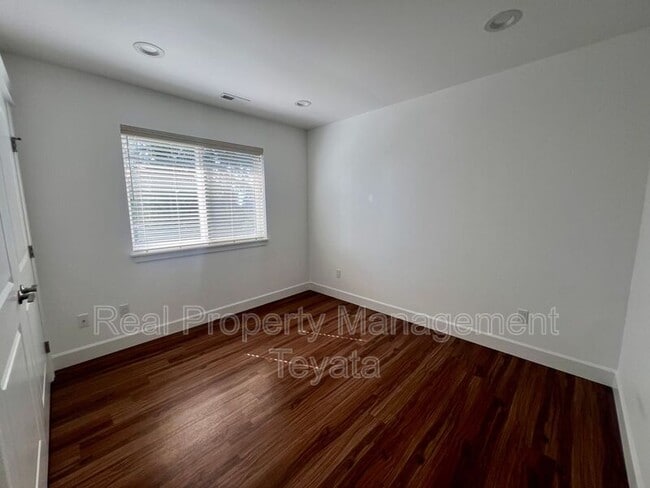 Building Photo - 929 Nevada St
