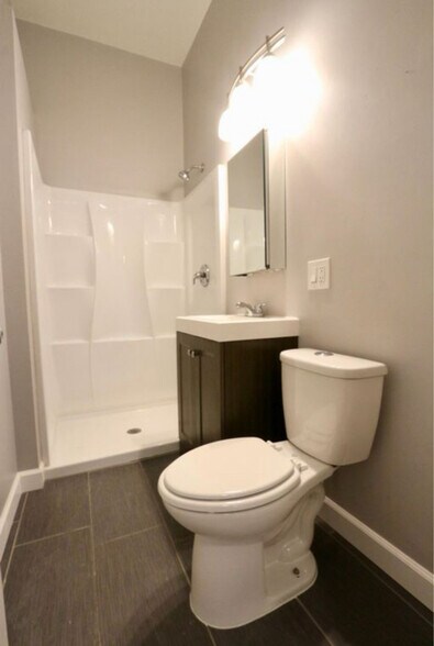 Building Photo - 2156 W 18th Pl