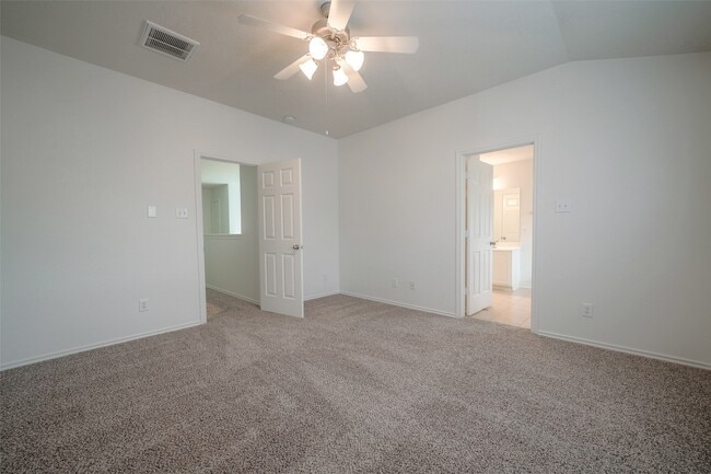 Building Photo - 146 Silver Penny Dr
