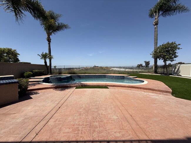 Building Photo - 593 Parkside Dr