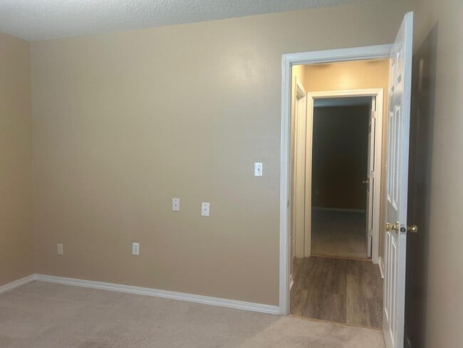 Building Photo - 1267 Jefferyscot Dr