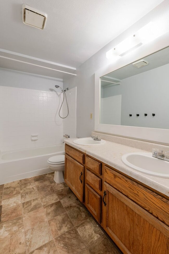 Building Photo - $1363 | 2BR/1BA Duplex | Cozy Home Near Be...