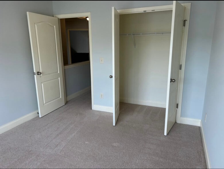 Building Photo - 735 Tulip Grove Rd