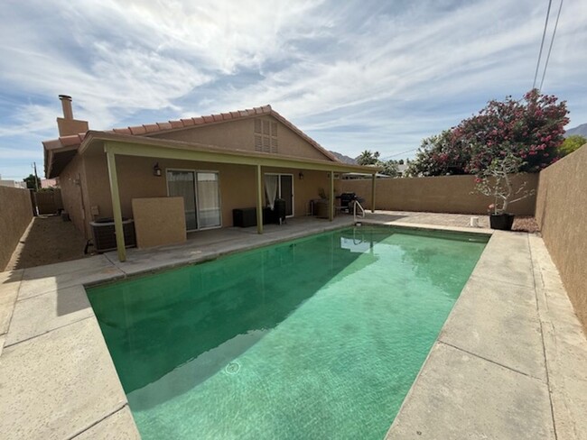 Building Photo - La Quinta Cove
