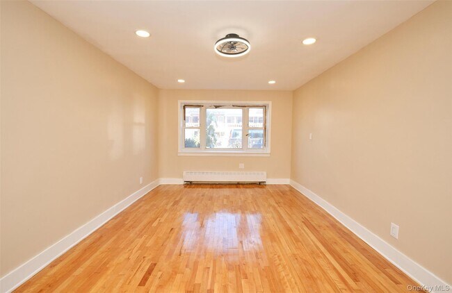 Building Photo - 724 E 96th St