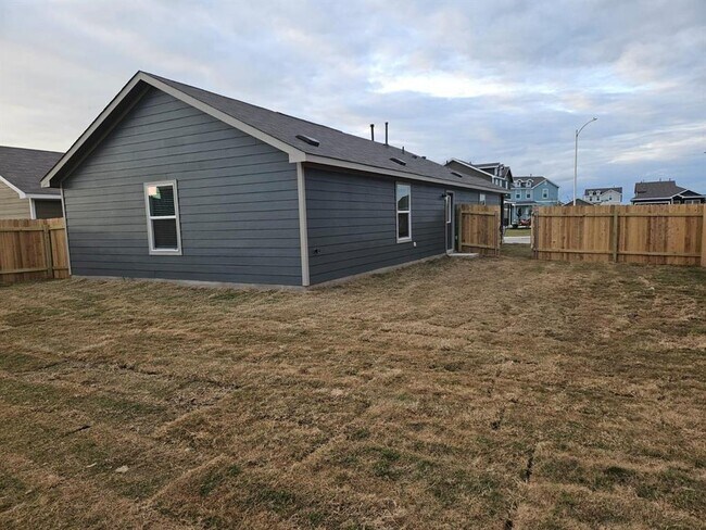 Building Photo - 510 Sunray Dr