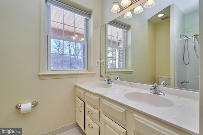 Building Photo - 500 Springvale Rd