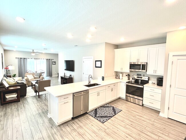 Building Photo - 6307 S Roberts Ave