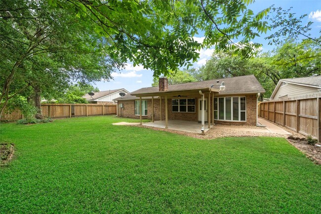 Building Photo - 16330 Autumn Wind Dr