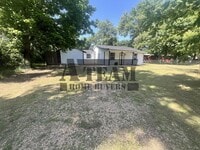Building Photo - Remodeled 3 Bedroom 2 Bathroom
