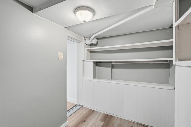 Building Photo - 198 Linden St