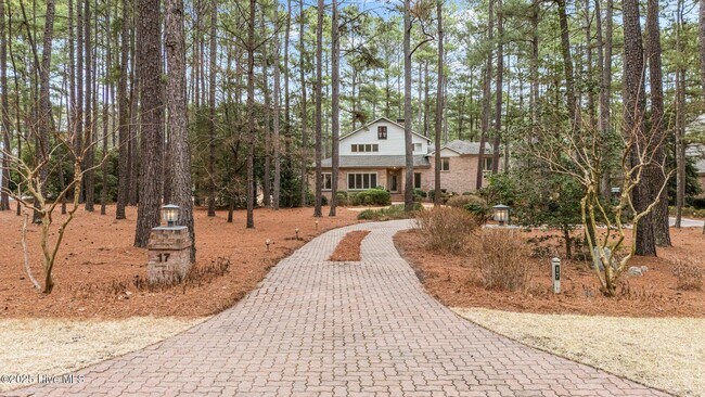 Building Photo - 17 McMichael Dr