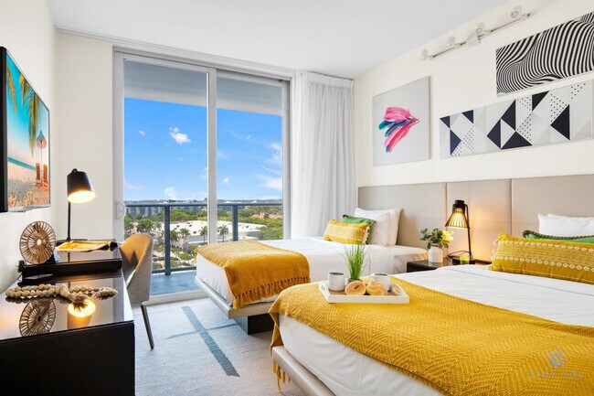 Building Photo - 4010 S Ocean Dr
