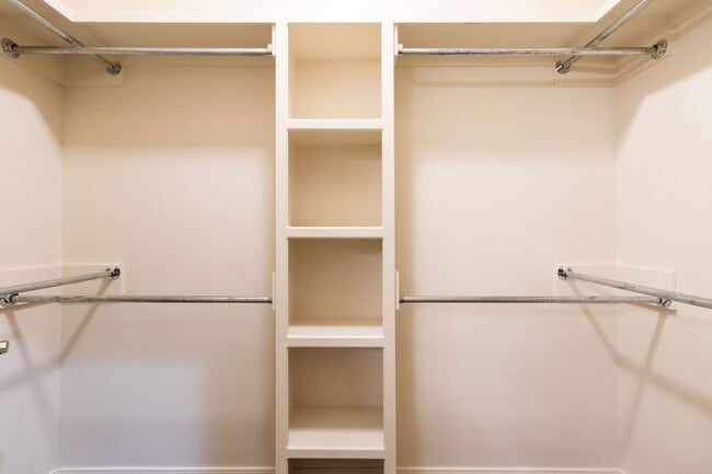 Building Photo - 9635 Mossberg St