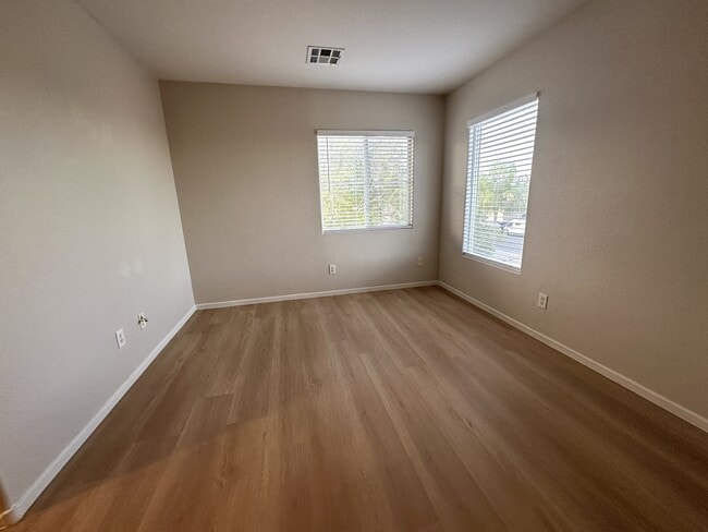 Building Photo - 11193 Falesco Ave