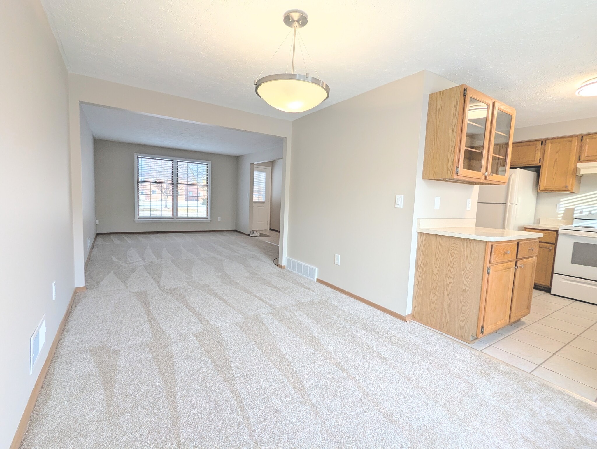 Building Photo - 289 Deerhurst Ln