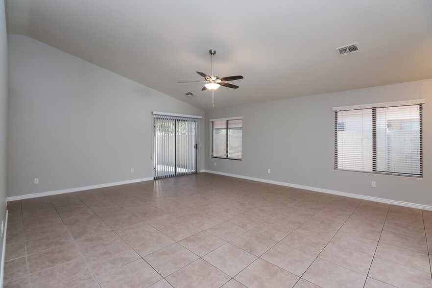 Building Photo - 3688 W Yellow Peak Dr