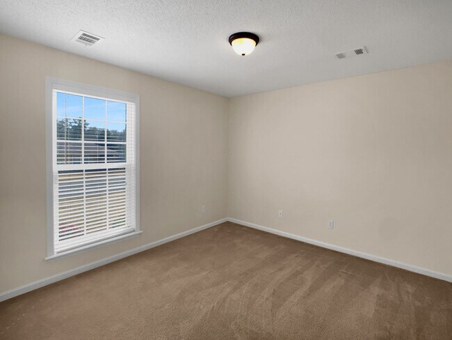 Building Photo - 2230 Cross Creek Dr