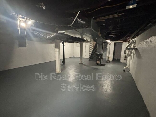 Building Photo - 3018 Tytus Ave