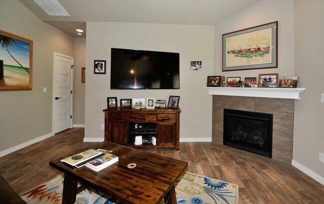 Building Photo - Gated Community in Soleil Parc/CDA Place
