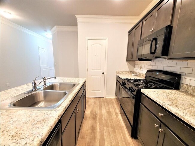 Building Photo - 349 Turtle Creek Dr