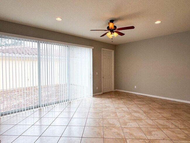 Building Photo - Lake Nona 3 Bedroom 3 Bath Townhouse in Vi...