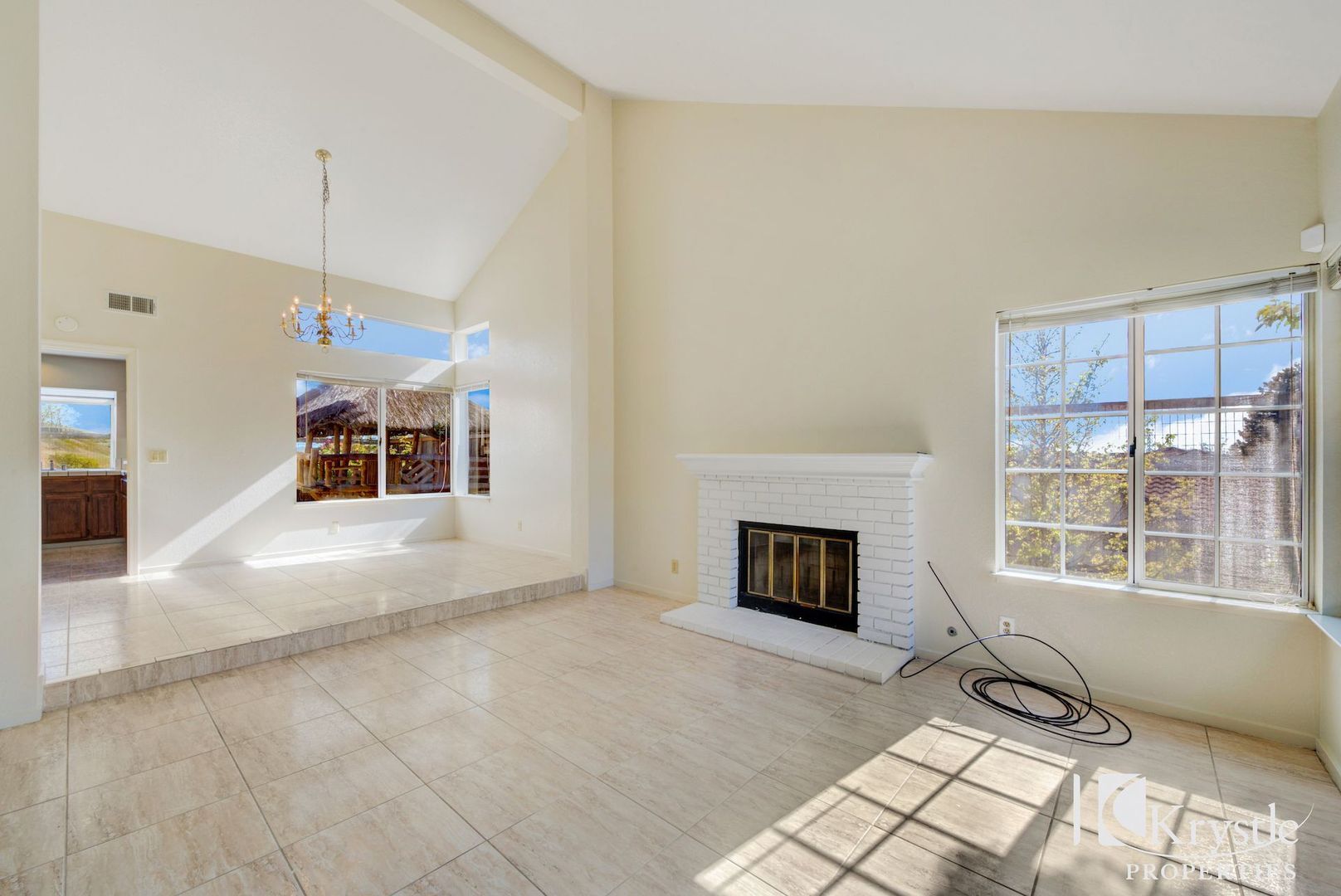 Building Photo - 349 Newcastle Dr