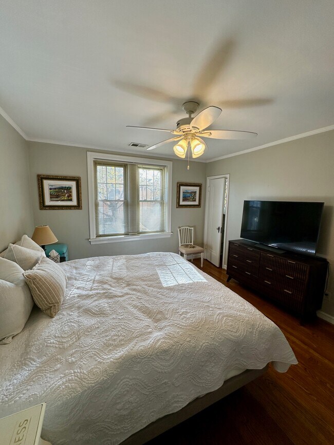 Building Photo - 7535 York Dr