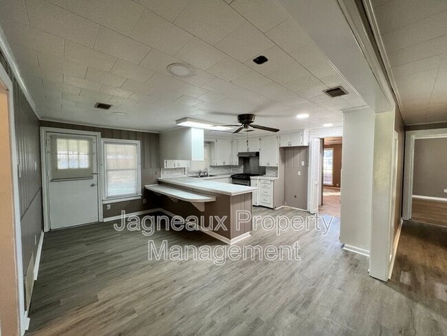 Building Photo - 3105 Deaton St