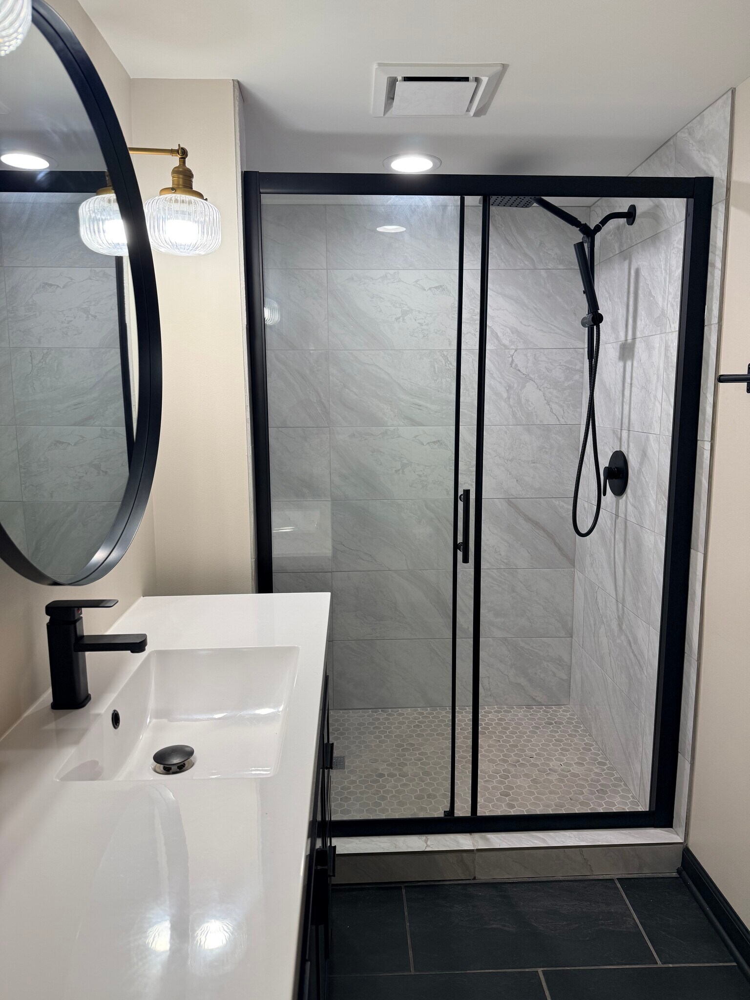 Building Photo - 2050 W Cullerton St