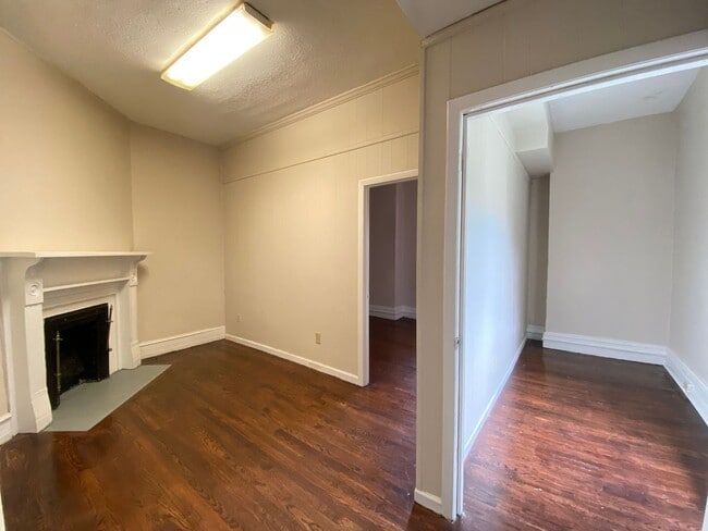 Building Photo - 9 Bed 5 Bath Historic Home - Commercial Use