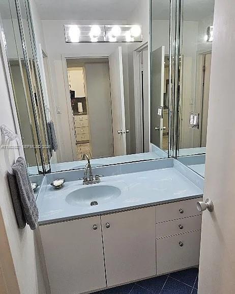 Building Photo - 100 Lincoln Rd